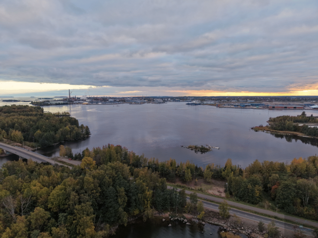 Ilmakuva Kotkan Tiutisesta AeroVision